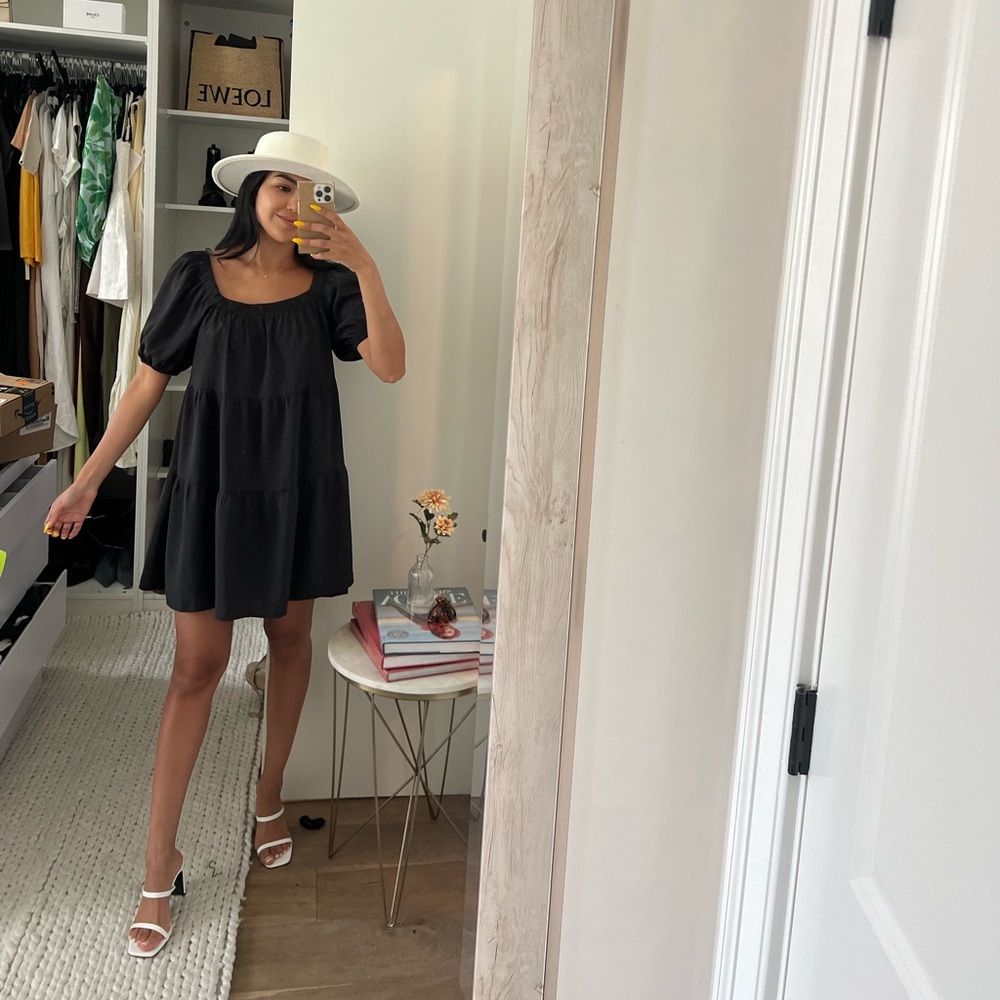 NWT luxury boutique puff sleeve dress
